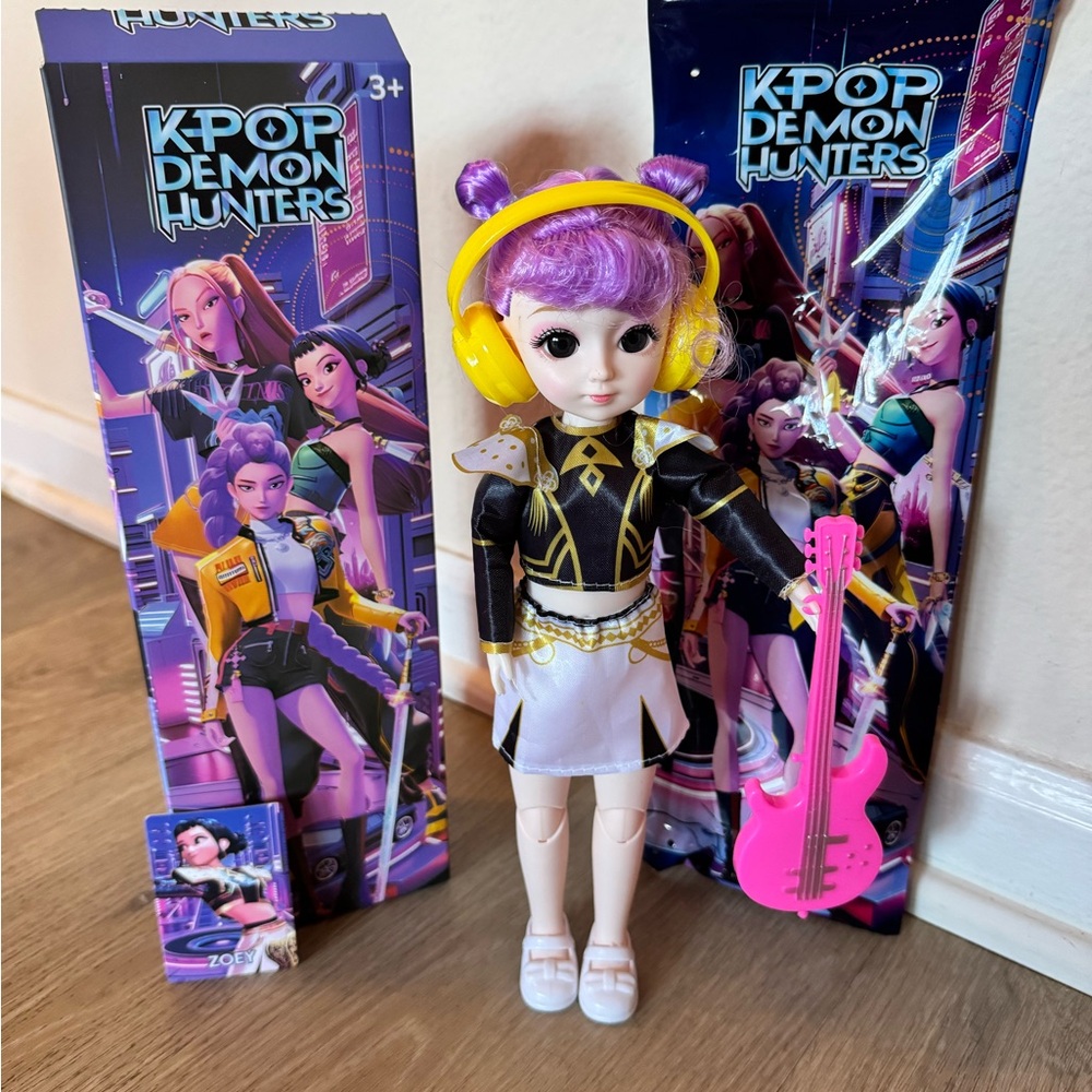 KPOP Demon Hunters Doll with Purple Hair and Yellow Headphones